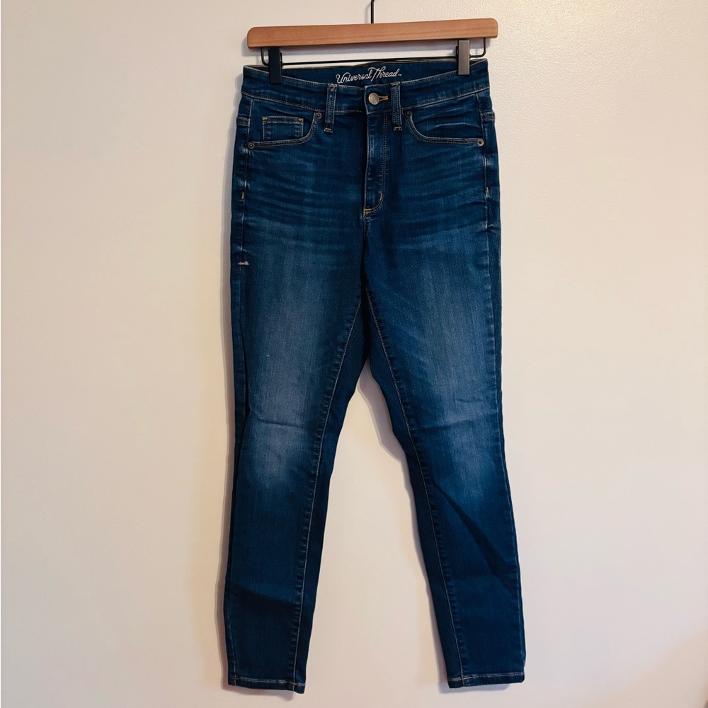 Universal Thread dark wash skinny jeans size 4